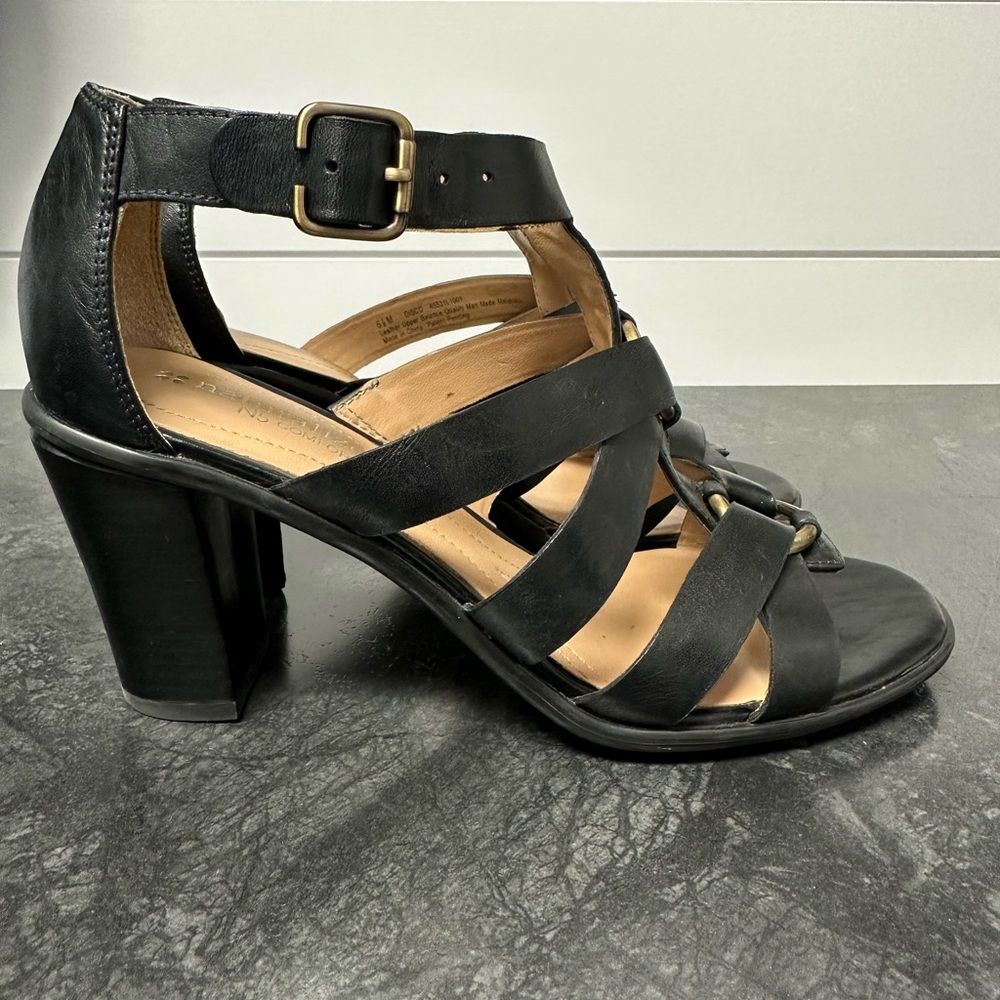 Naturalizer heels, new, no box, tried on several times but didn’t wear!